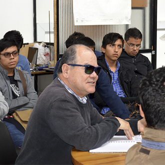 El grupo DIMA UN, de la Universidad Nacional de Colombia (UN), sede Bogotá, es liderado por el profesor Ernesto Córdoba, quien recientemente recibió el premio Espíritu Innovador.  Fuente: Unal